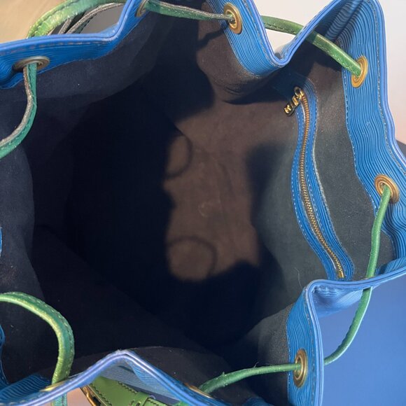 Louis Vuitton 1992 Vintage Bi-Color Epi Leather Petit Noé Bucket Bag - Preowned - Picture 15 of 16